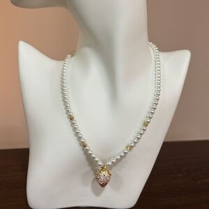 💎 Elegant Pearl & Heart Pendant Necklace 💎